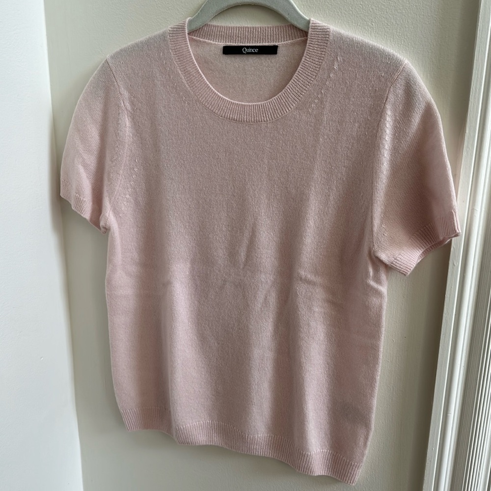NWOT Quince 100% Cashmere Tee, palest pink, Medium